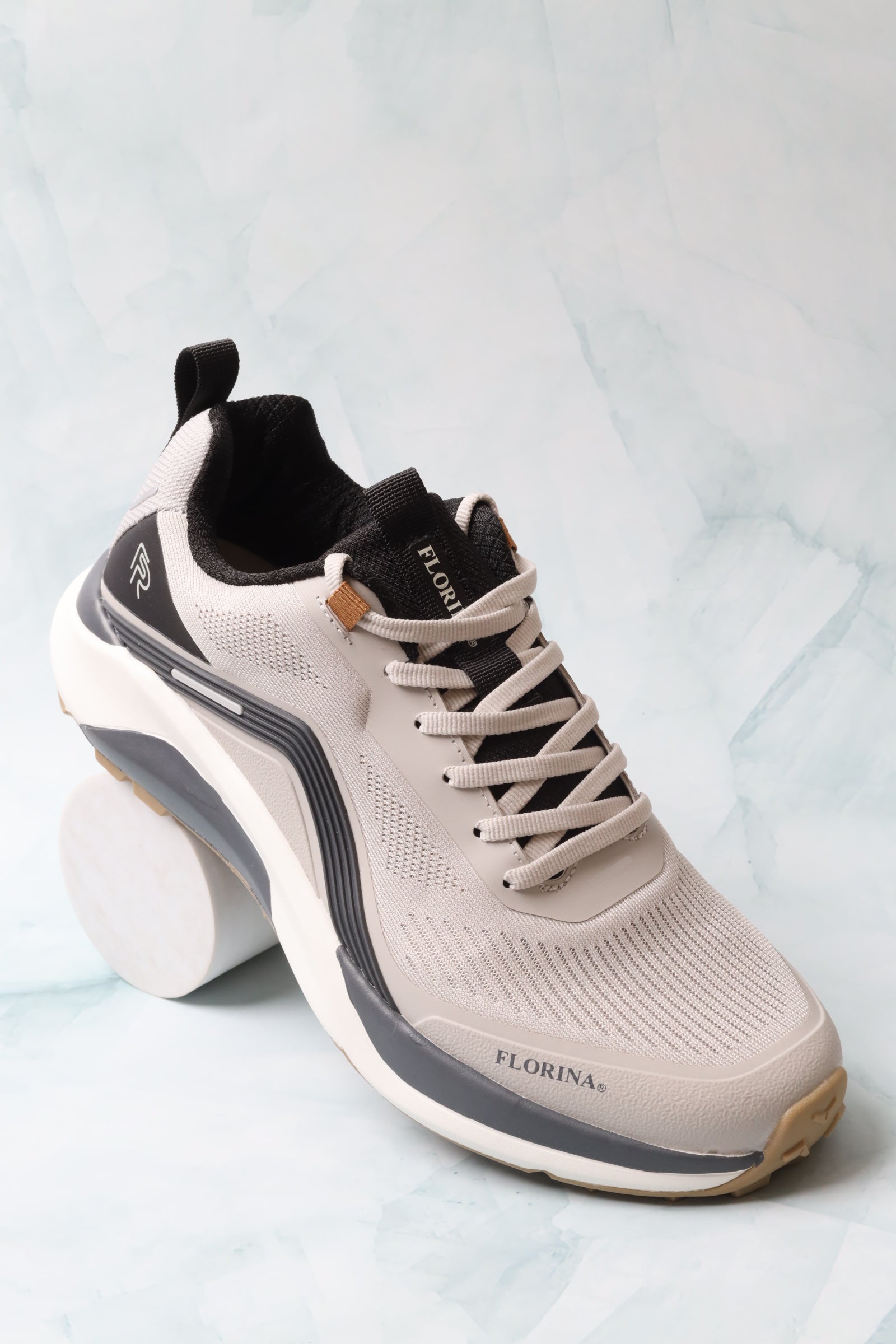 Sports shoes 181001