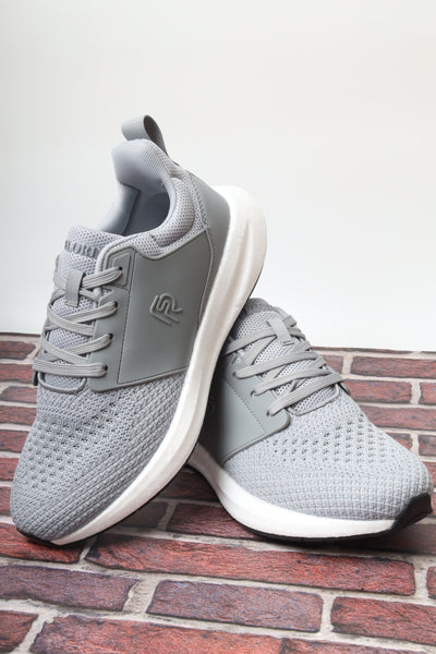 Athletic shoe 76813
