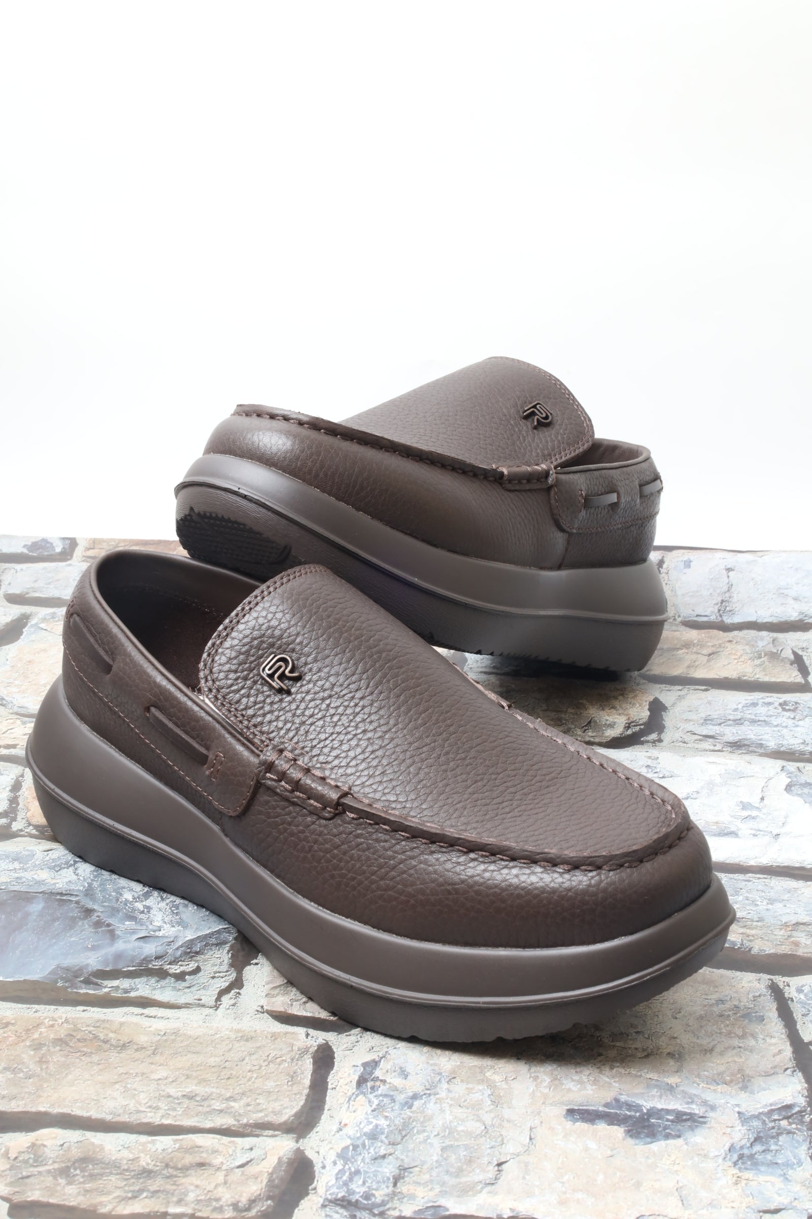 حذاء كاجول 19931