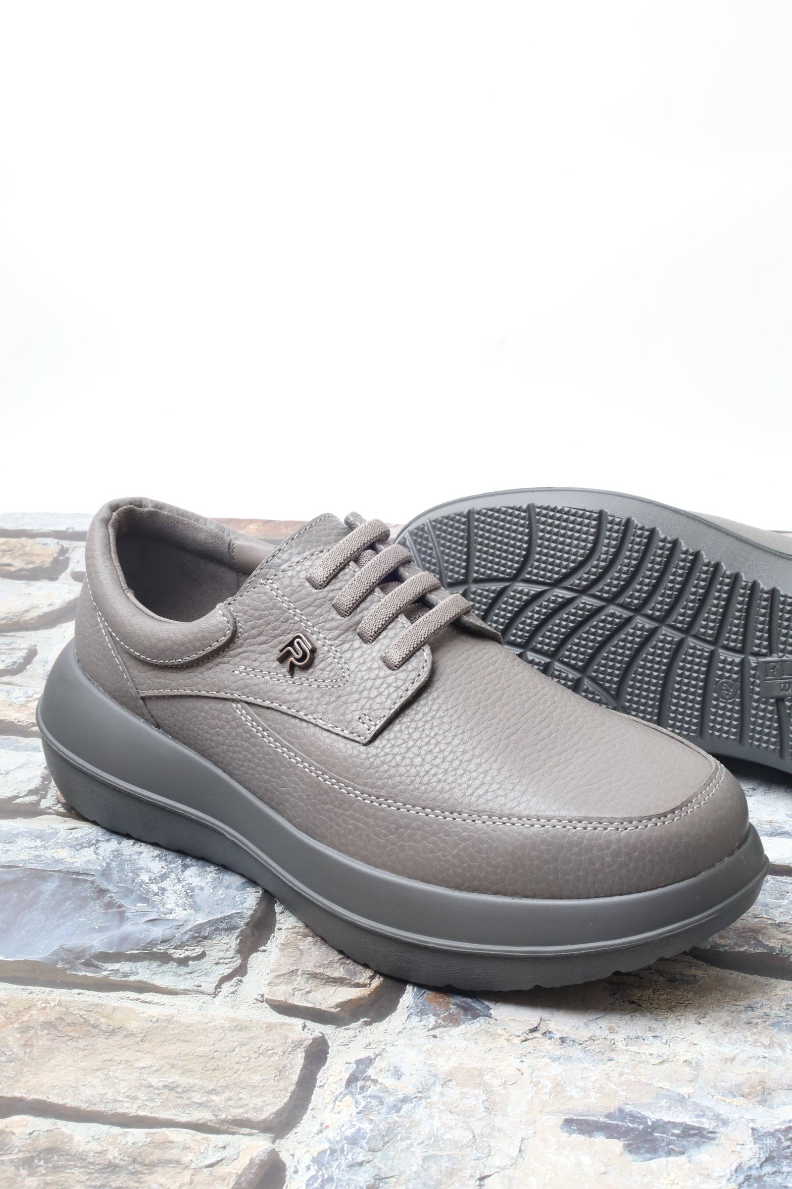 حذاء كاجول 19932