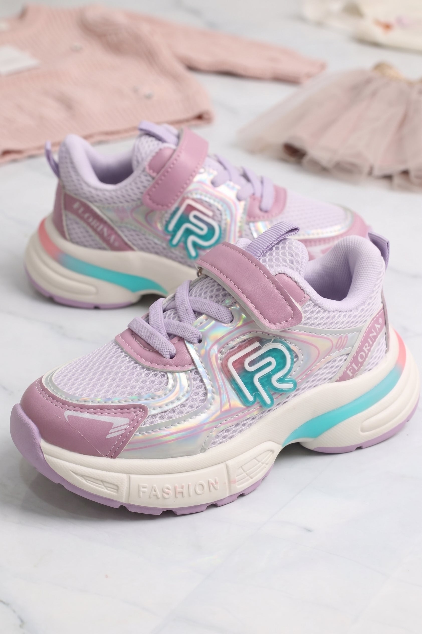 حذاء أطفالي رياضي 12144