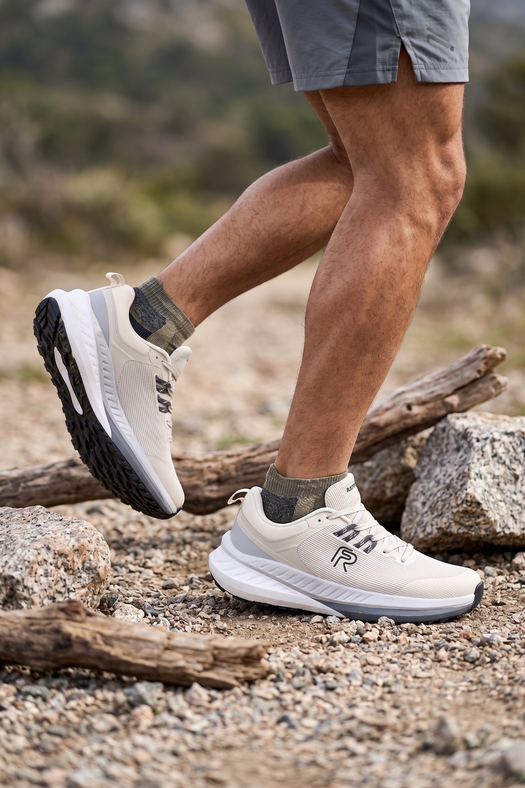 Athletic shoes 158616